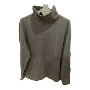 Men’s Nike dri fit, Size M 
Pullover with front pocket 
Good condition